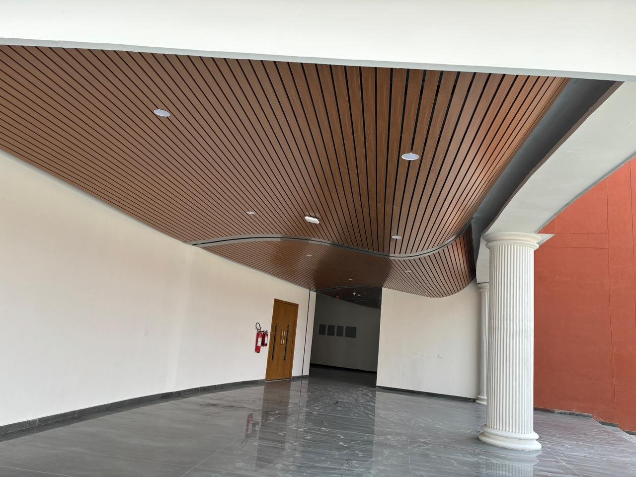 Plank Ceiling Systems | Metal Edge